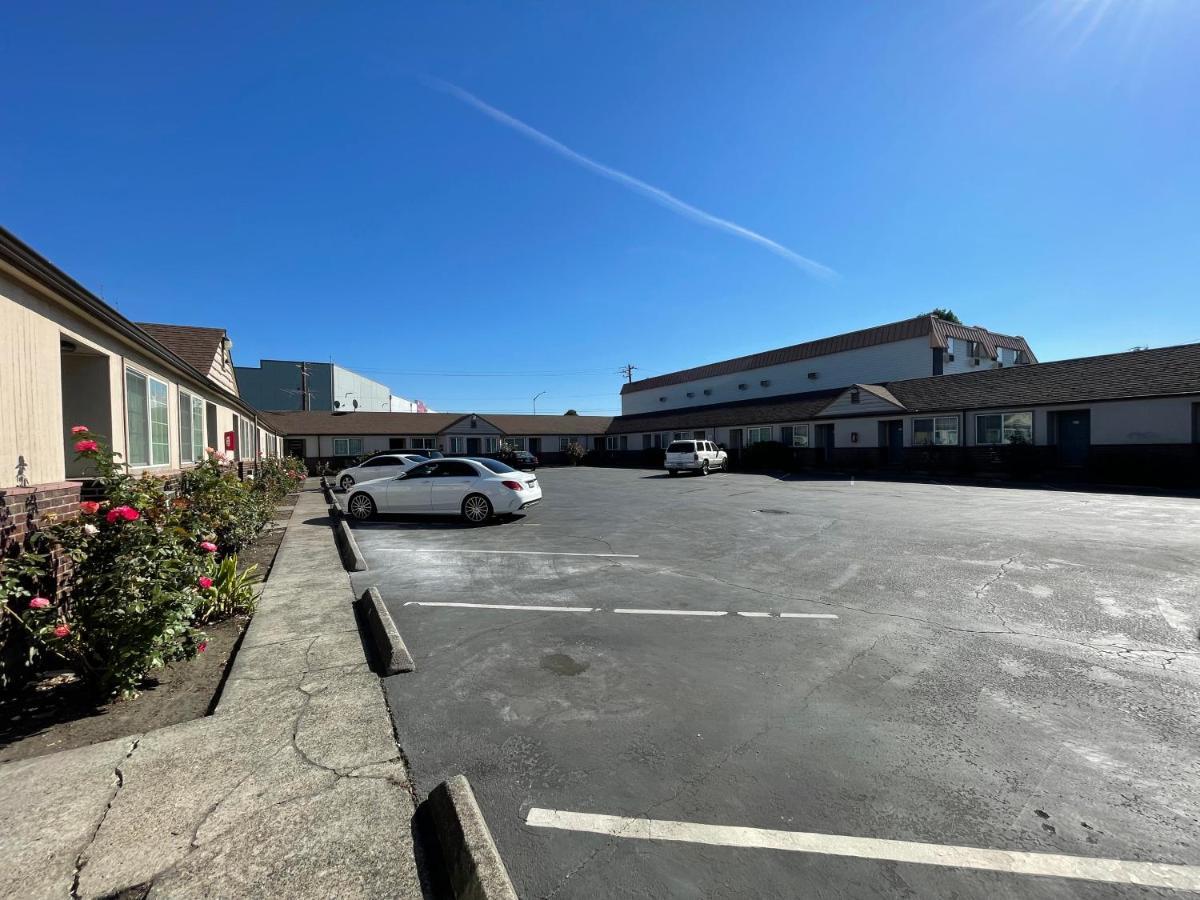 Holiday Motel Portland Exterior photo